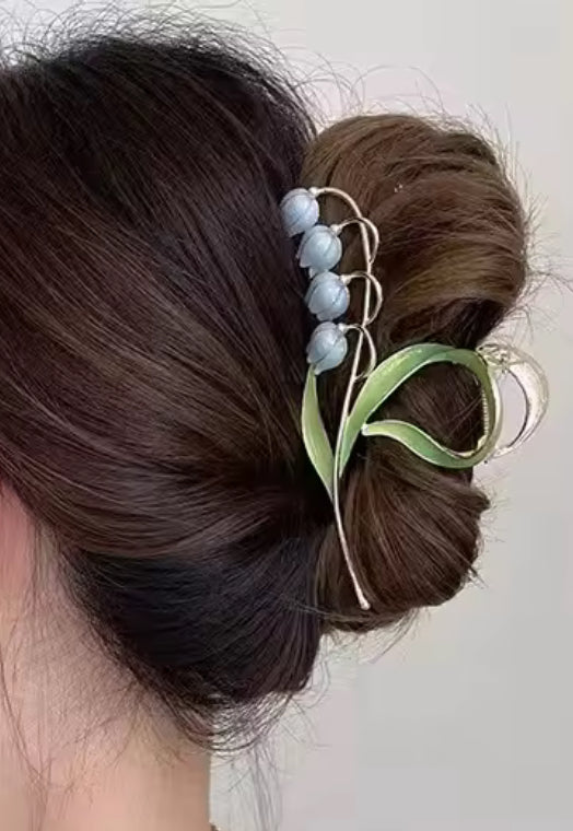 Lily of the valley claw clip