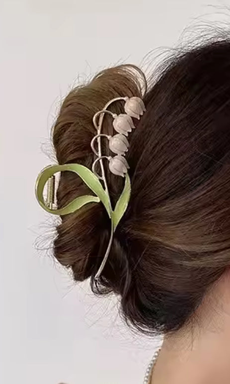 Lily of the valley claw clip